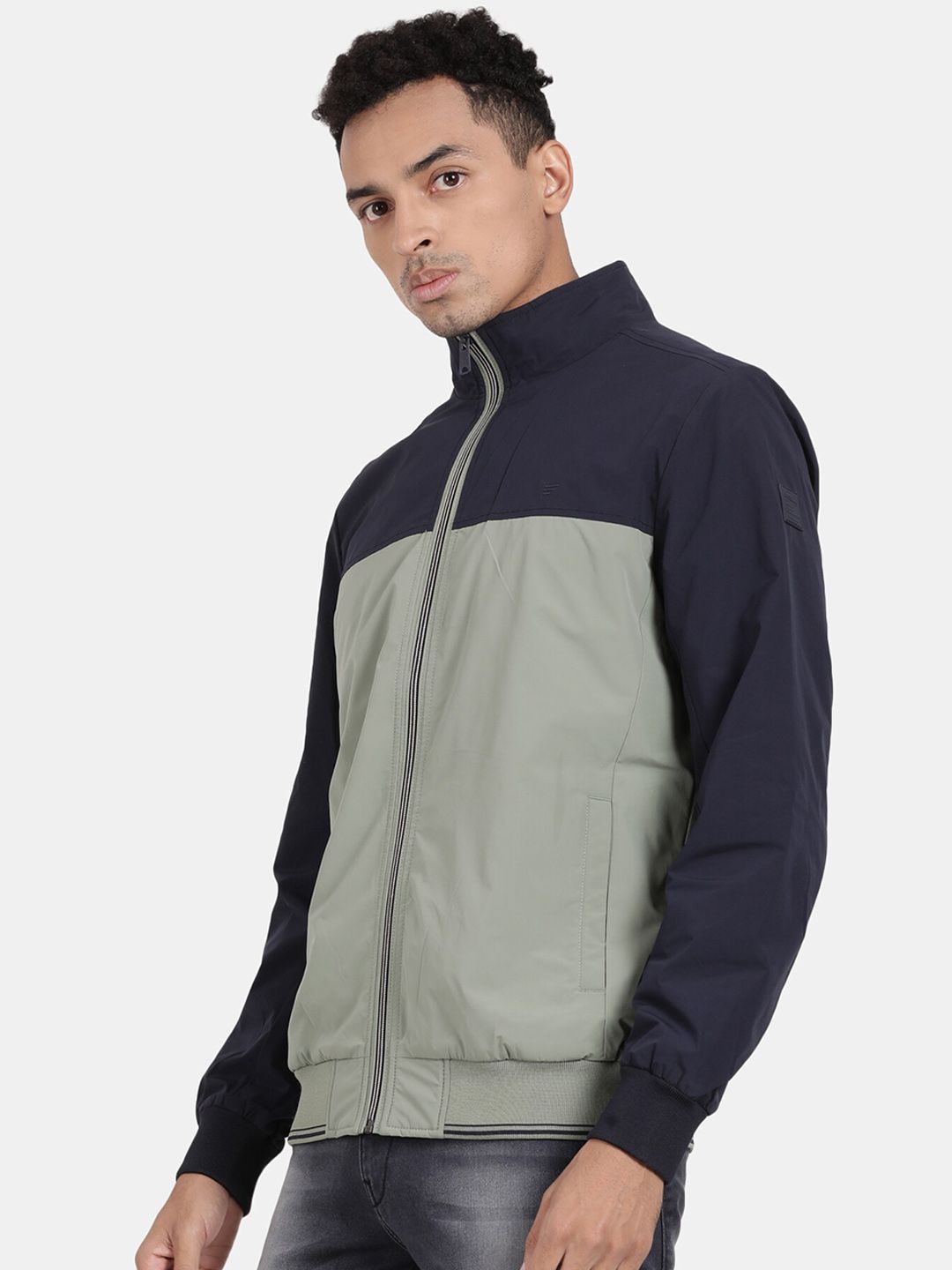 T-Base Sleeveless Puffer Jacket With Quilted Design And Polar Fleece Collar