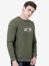CREW NECK SWEATSHIRT WITH CHEST GRAPHIC